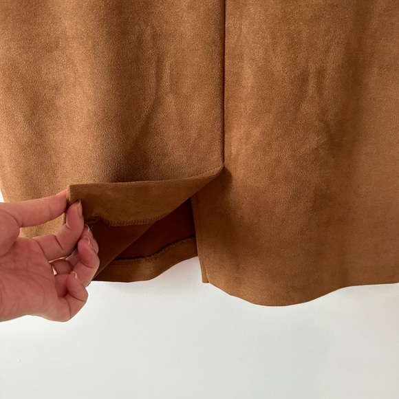 ⛱️ 2/20$ NWOT colori faux suede women mini skirt in tan color - Picture 7 of 8